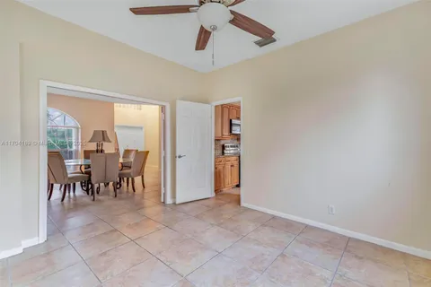 3047 Dogwood Ln, Margate FL 33063