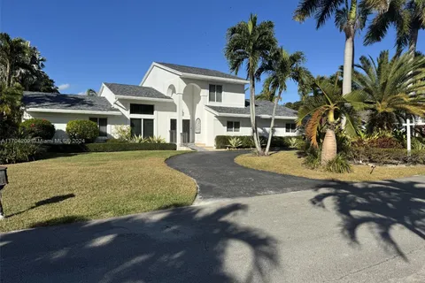 8221 SW 185th Ter, Cutler Bay FL 33157