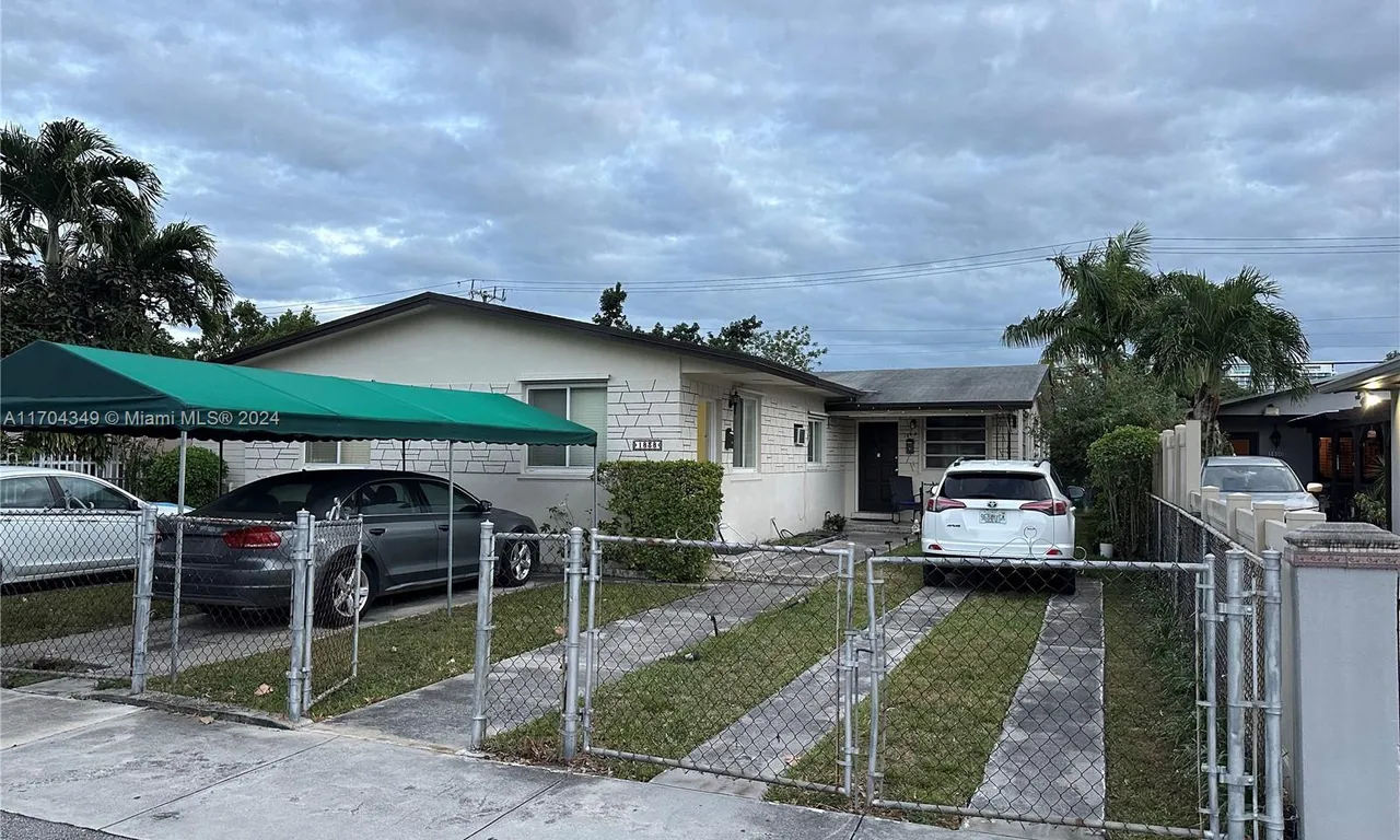 1838 NW 18th St, Miami FL 33125