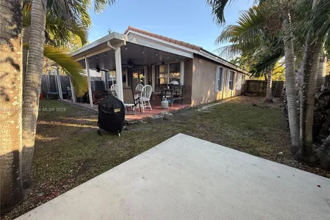 1919 SE 12th St, Homestead FL 33035