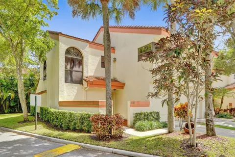 3400 Emerald Oaks Dr # 801, Hollywood FL 33021