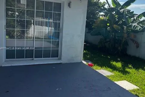 8640 SW 208th Ter, Cutler Bay FL 33189