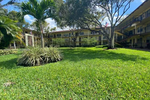 13500 SW 1st St # 109U, Pembroke Pines FL 33027