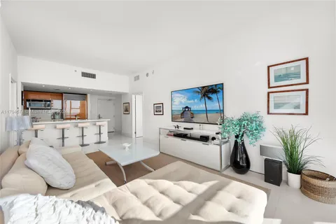 6801 Collins Ave, Miami Beach FL 33141