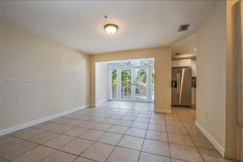 323 Navarre Ave # 401, Coral Gables FL 33134