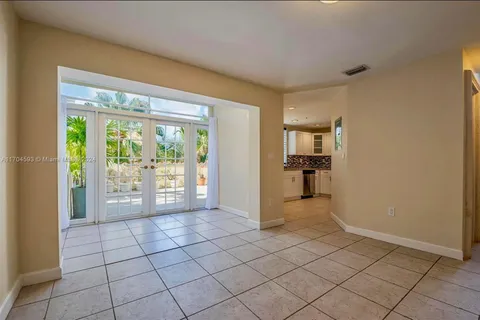 323 Navarre Ave # 401, Coral Gables FL 33134