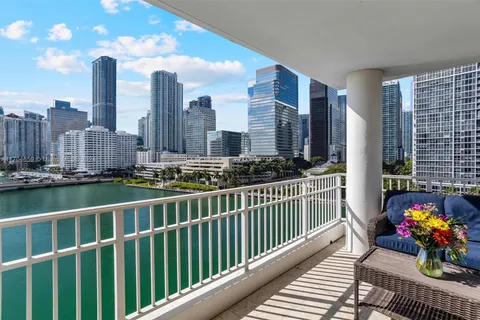 701 Brickell Key Blvd # 903, Miami FL 33131