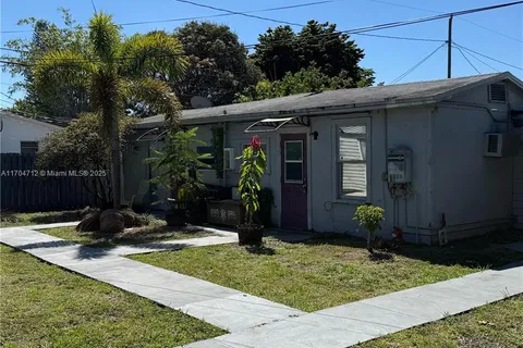 25 SW 10th St # 8, Dania Beach FL 33004