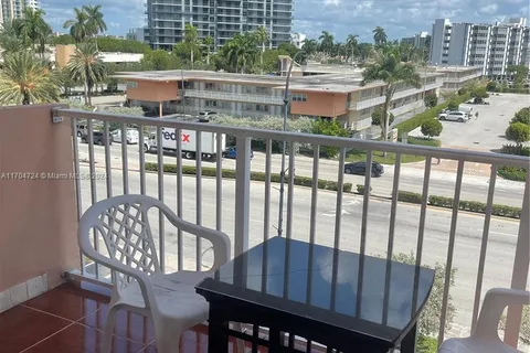 2200 E Hallandale Beach Blvd # 504, Hallandale Beach FL 33009