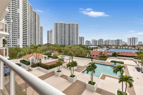 3640 Yacht Club Dr # 607, Aventura FL 33180