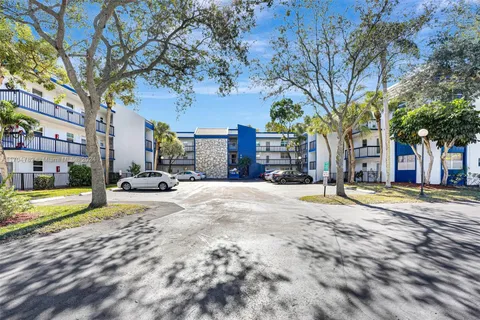 3170 Holiday Springs Blvd # 209, Margate FL 33063