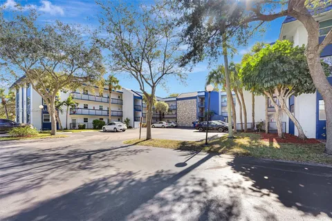 3170 Holiday Springs Blvd # 209, Margate FL 33063