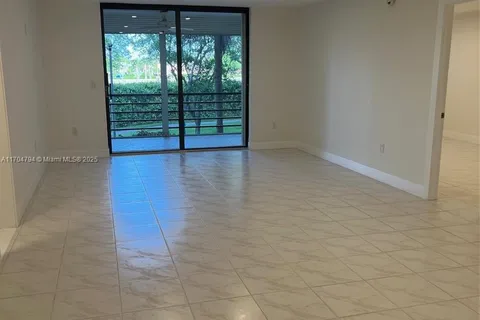 1400 Saint Charles Pl # 207, Pembroke Pines FL 33026