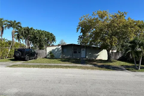 10915 SW 52nd Dr, Miami FL 33165