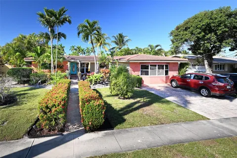 5811 NE 15th Ave, Fort Lauderdale FL 33334