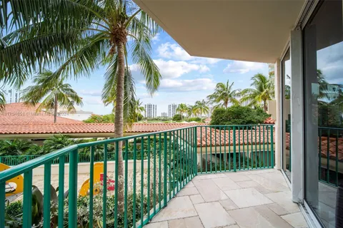 19900 E Country Club Dr # 610, Aventura FL 33180