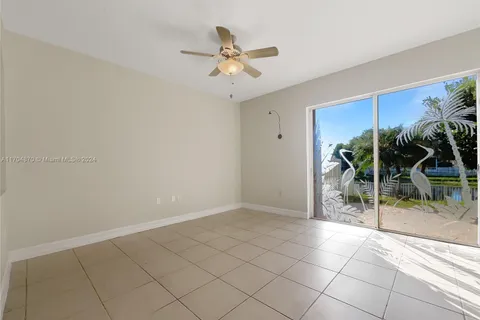 9850 NW 20th Ct, Pembroke Pines FL 33024