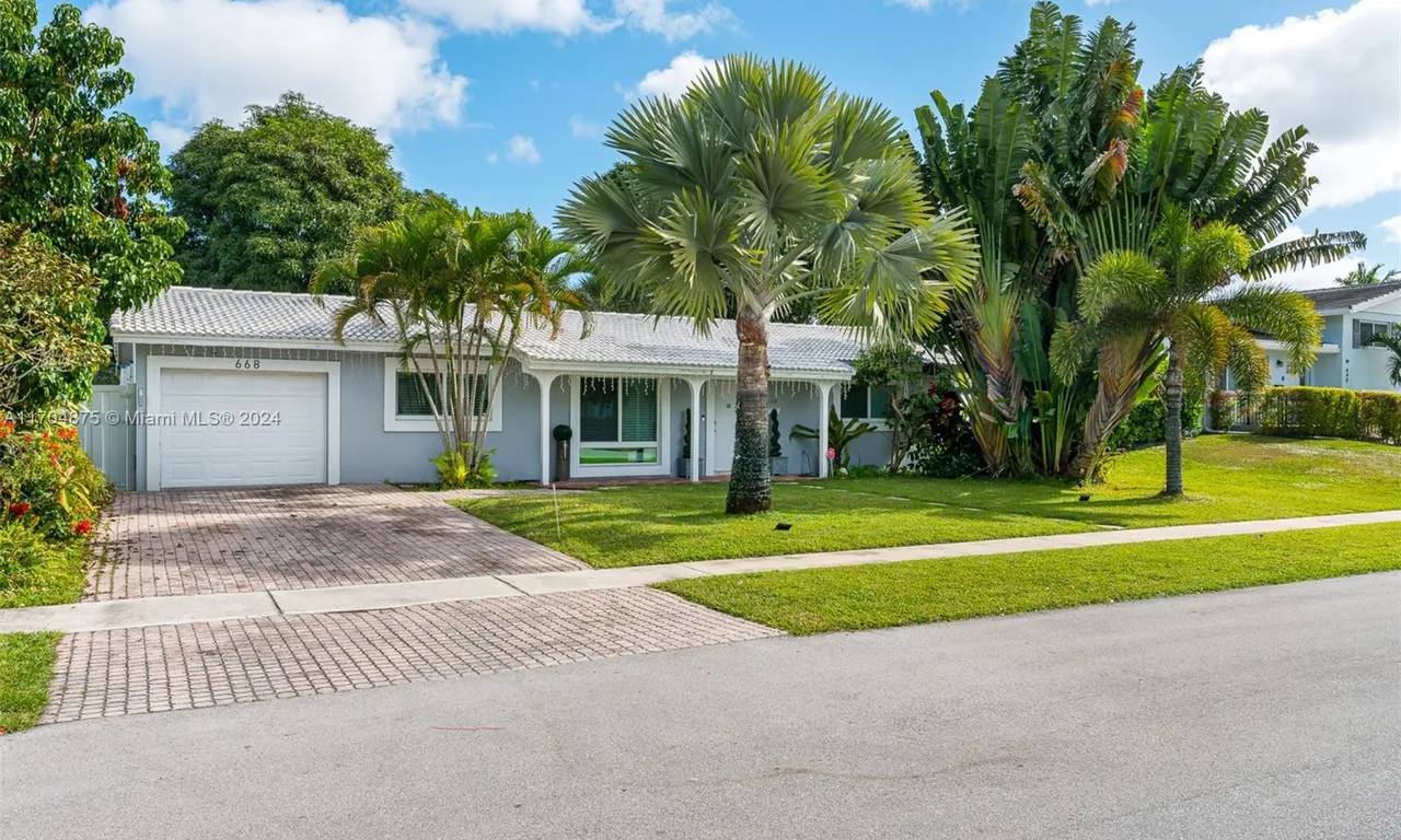 668 NW 16th Ave, Boca Raton FL 33486