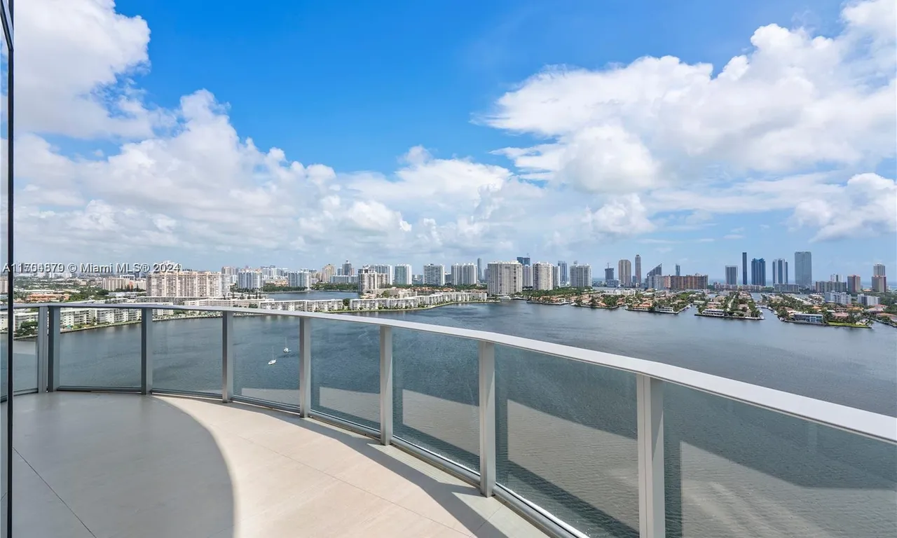 17111 Biscayne Blvd # 2111, North Miami Beach FL 33160