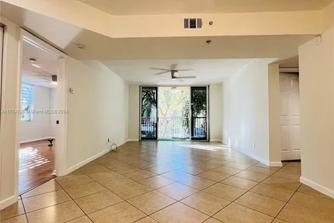 609 E Sheridan St # 202, Dania Beach FL 33004