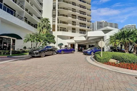 20281 E Country Club Dr # 2104, Aventura FL 33180