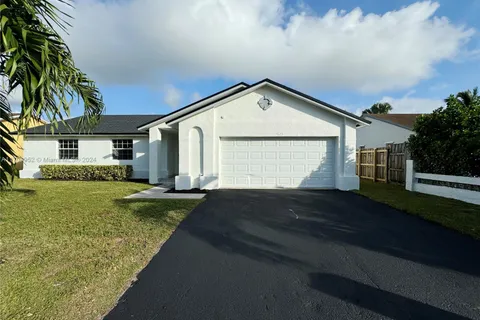 13823 SW 285th St, Homestead FL 33033