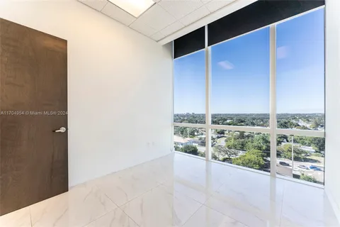 20200 W Dixie Hwy # 909, Miami FL 33180