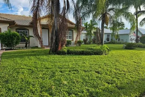 541 NW Pinesap Pl, Jensen Beach FL 34957