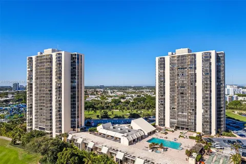 20335 W Country Club Dr # 2208, Aventura FL 33180