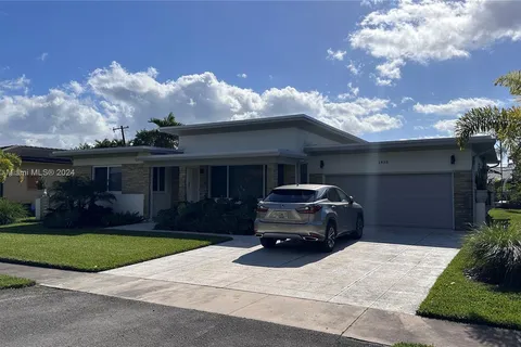 1438 NE 104th St, Miami Shores FL 33138