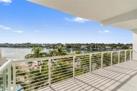 6580 Indian Creek Dr # 406, Miami Beach FL 33141