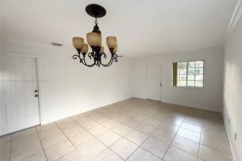 21405 SW 89th Path, Cutler Bay FL 33189