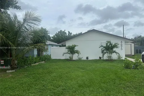 4695 Cambridge St, Lake Worth FL 33463