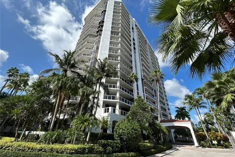 3600 Yacht Club Dr # 702, Aventura FL 33180