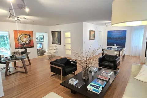 6 NE 107th St # 6, Miami Shores FL 33161