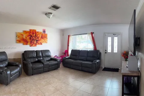 3478 NW 26th St, Lauderdale Lakes FL 33311