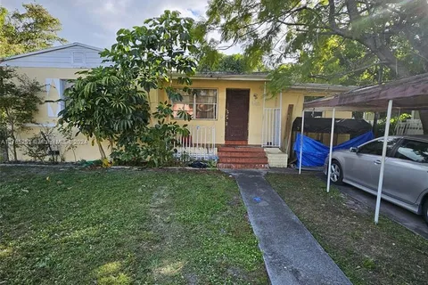 910 NW 133rd St, North Miami FL 33168