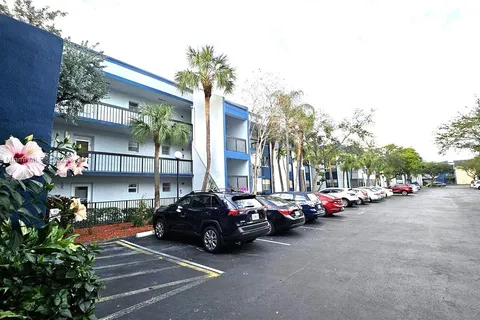 3080 Holiday Springs Blvd # 308, Margate FL 33063