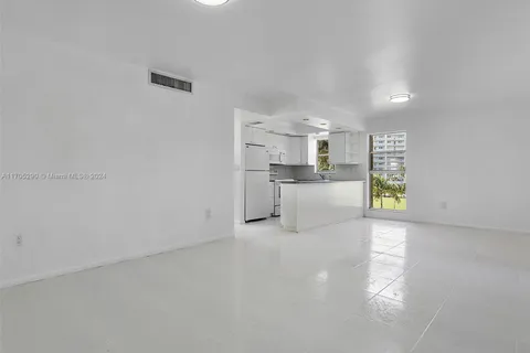 201 178th Dr # 307, Sunny Isles Beach FL 33160