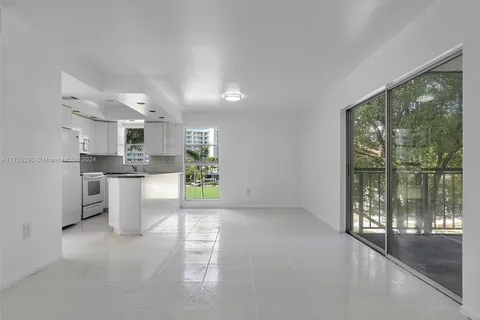 201 178th Dr # 307, Sunny Isles Beach FL 33160