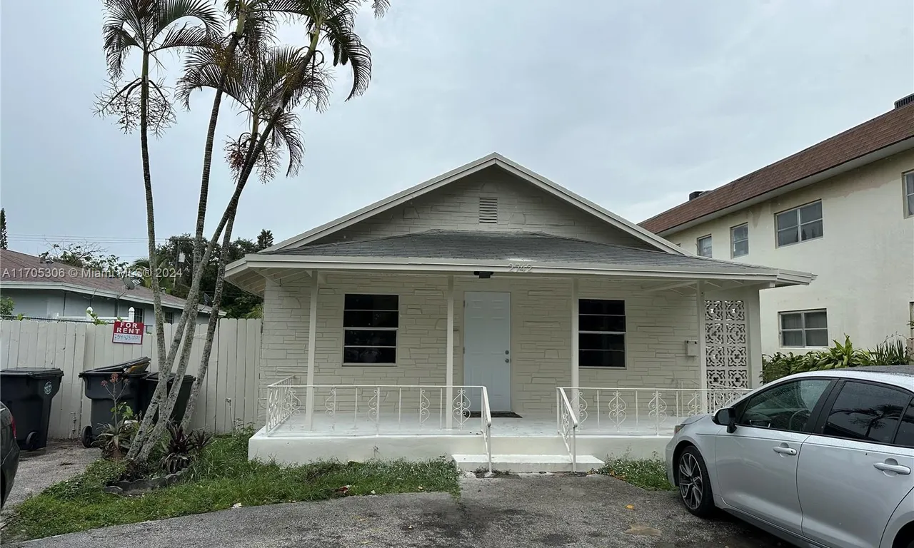 2742 Pierce St # 2, Hollywood FL 33020