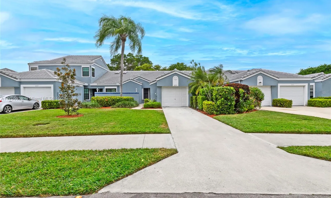 8205 Waterford Ave, Tamarac FL 33321