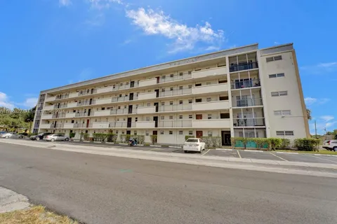 220 SW 9th Ave # 307, Hallandale Beach FL 33009