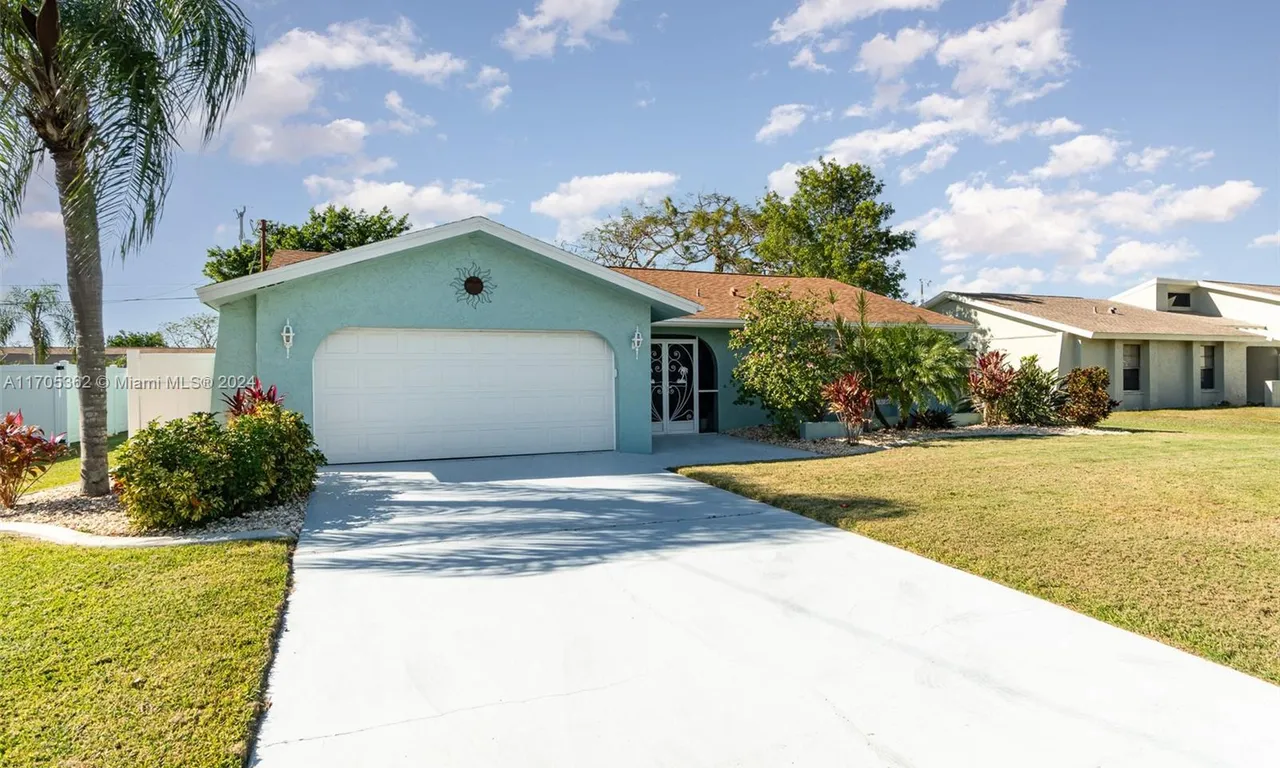 4102 SE 2nd Ave, Cape Coral FL 33904