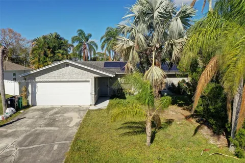 205 SW Christmas Ter, Port St. Lucie FL 34984