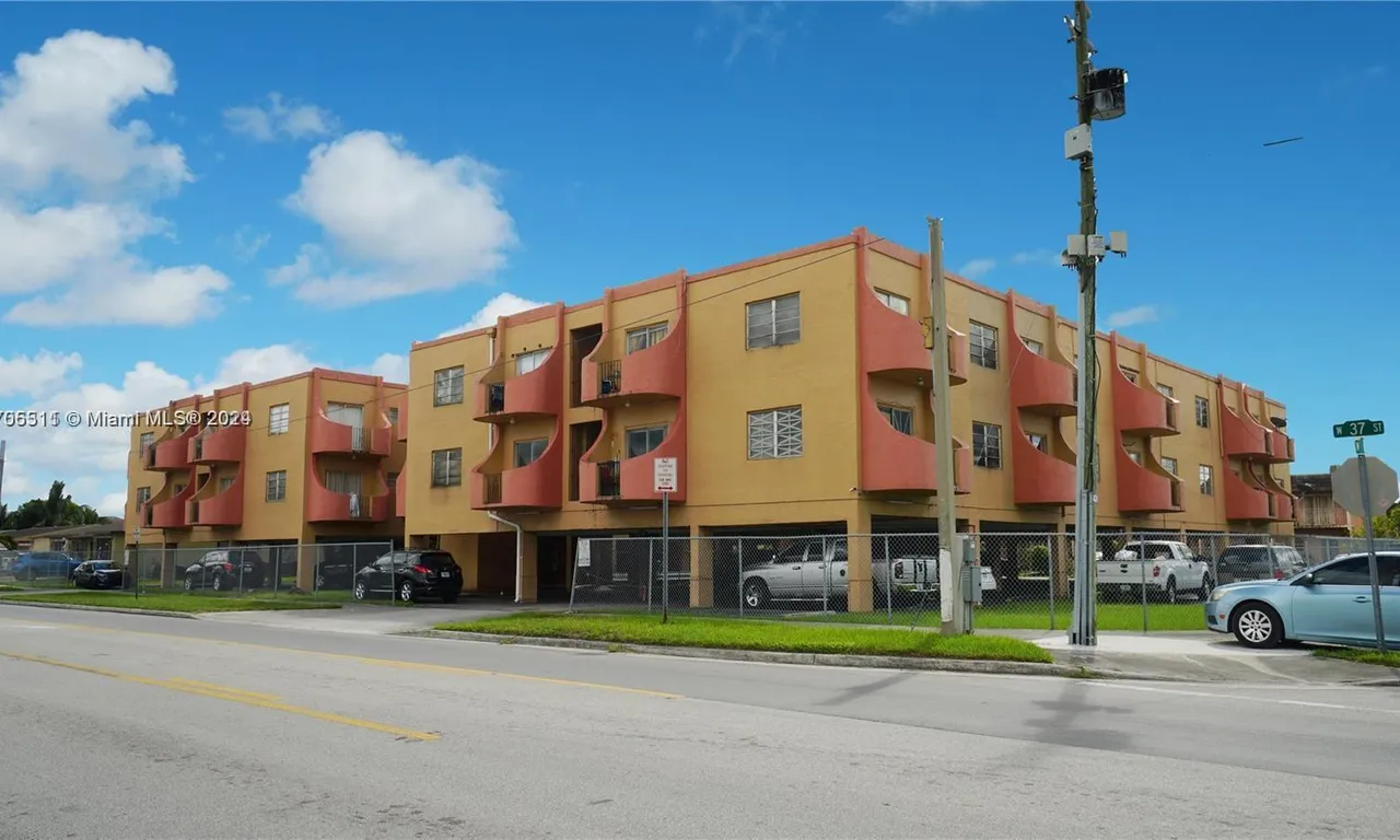 3675 W 11th Ave # 209, Hialeah FL 33012