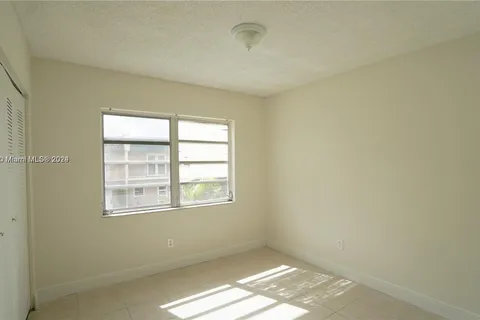 3675 W 11th Ave # 209, Hialeah FL 33012