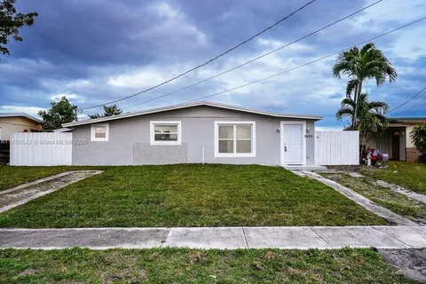 3650 SW 55th Ave, Davie FL 33314