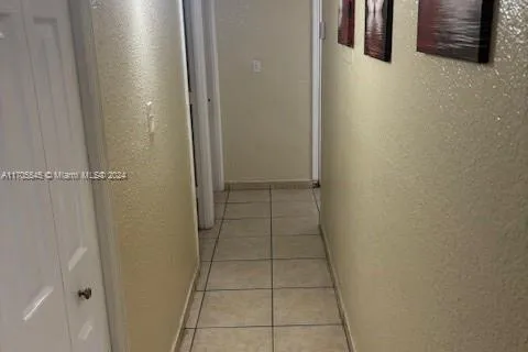 666 W 81st St # 418, Hialeah FL 33014