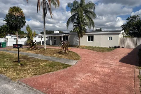 5325 SW 99th Ct, Miami FL 33165